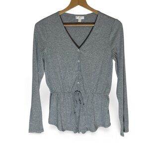 B1- C Gray Button-Up V-Neck Blouse Small
